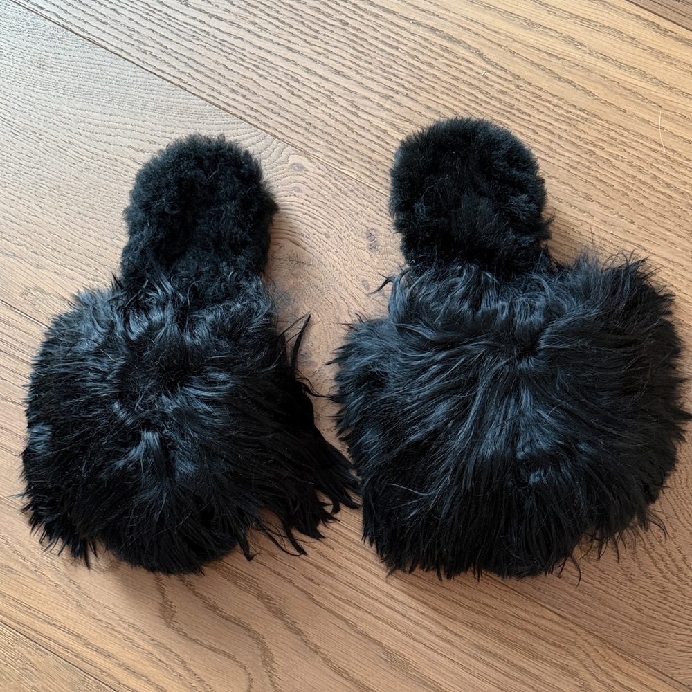 Ariana Bohling Suri Alpaca Slippers